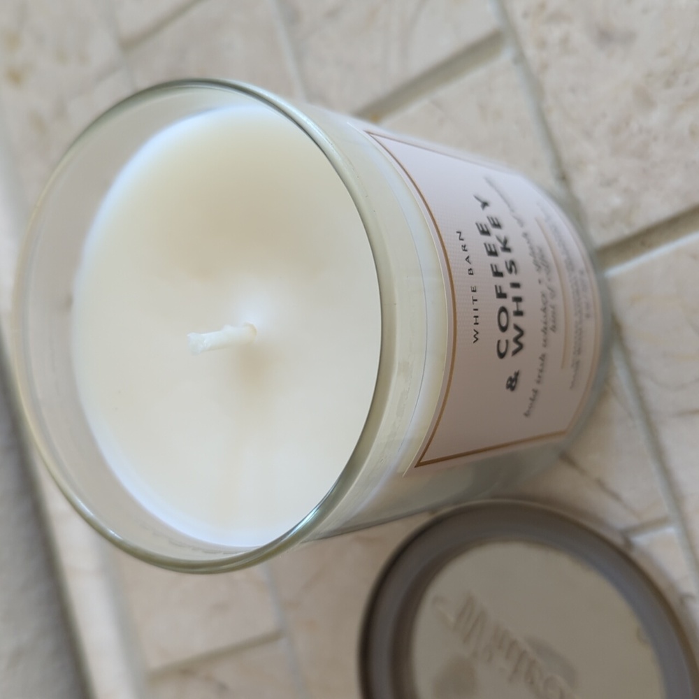 White Barn Candle - Picture 2 of 4